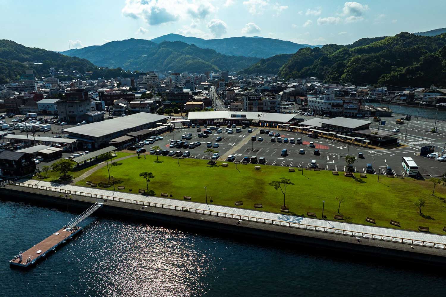 Michi-no-Eki & Minato Oasis Yawatahama Minatto