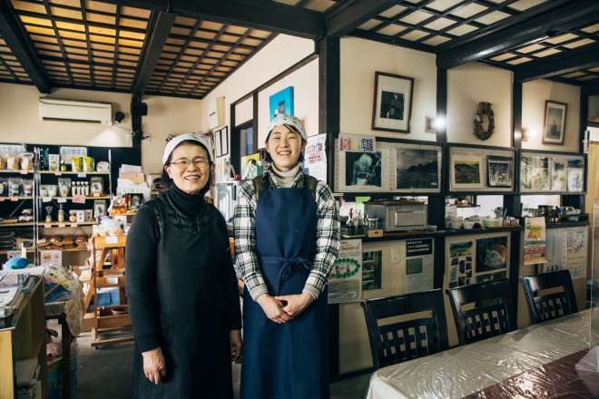 由左至右：村上律子女士、村上友美女士